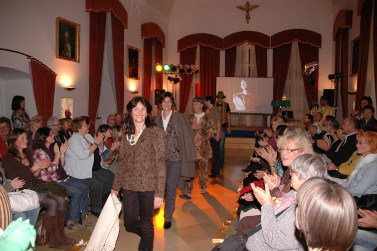 Bestandsjubilaeum-Modeschau-50